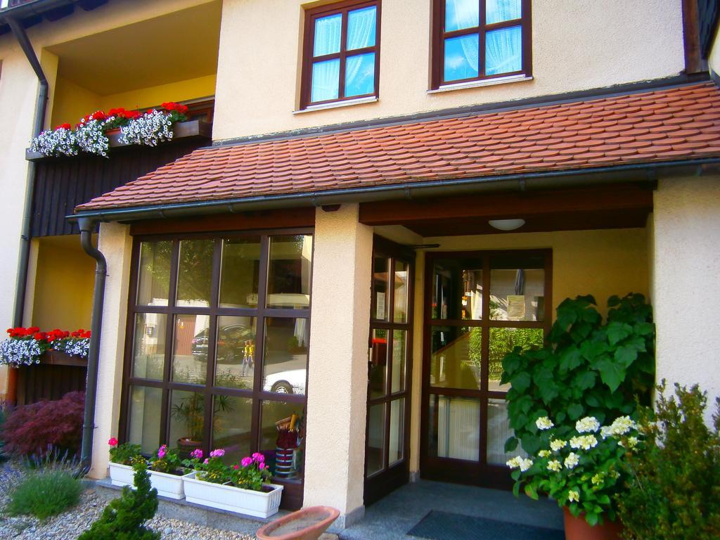 Gasthof Drei Linden Obertrubach Exterior photo